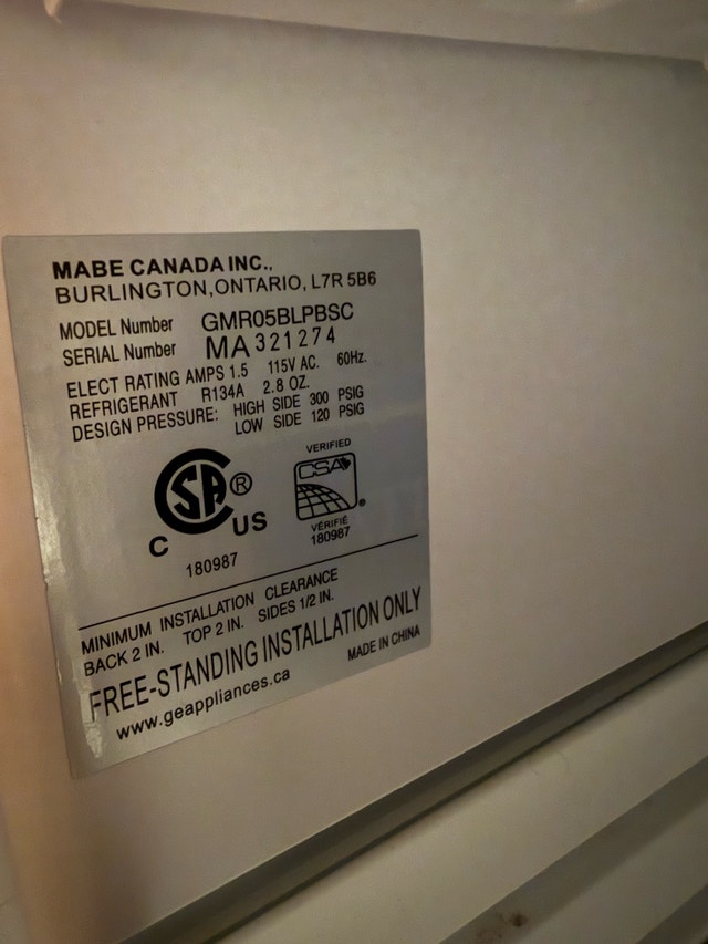 GE Compact Refrigerator GMR05BLPBSC - photo 3