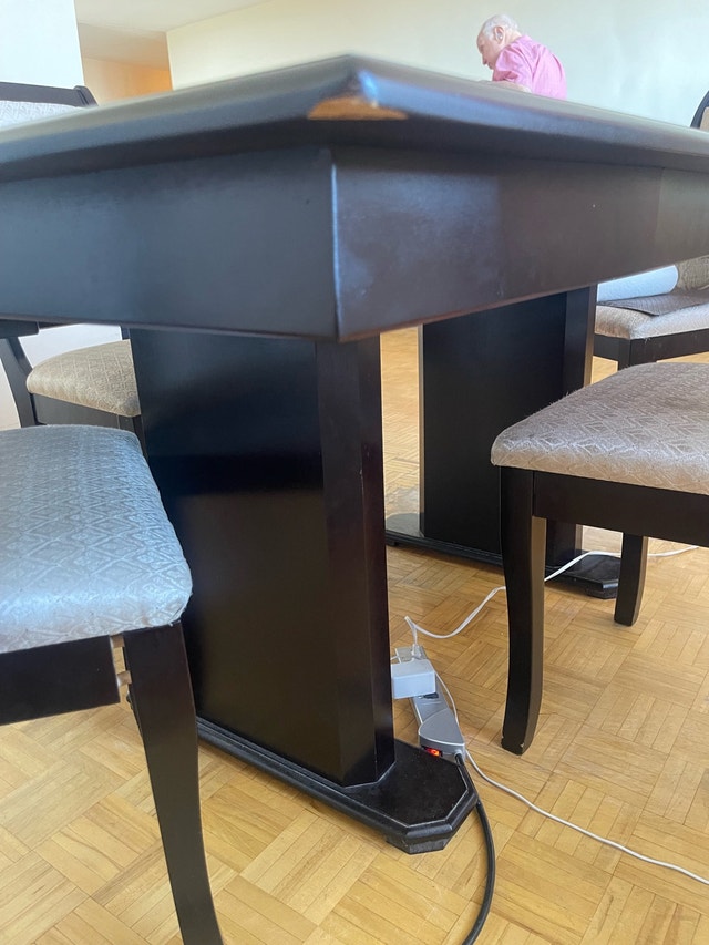 dining table - photo 4