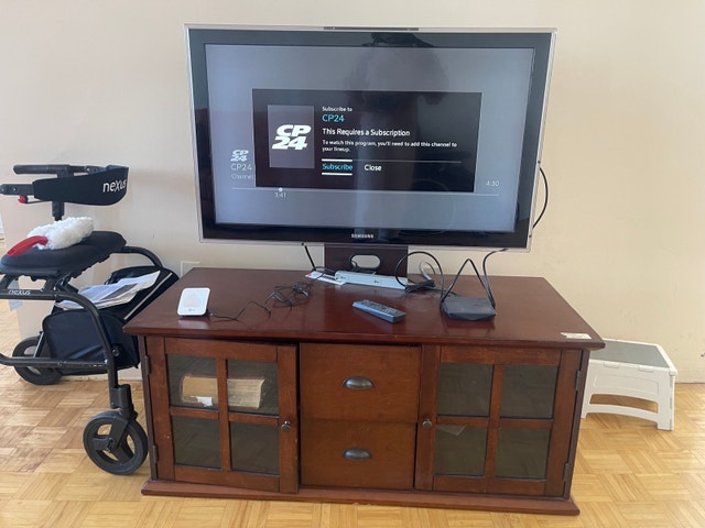 TV WITH STAND (BUNDLE) - photo 4