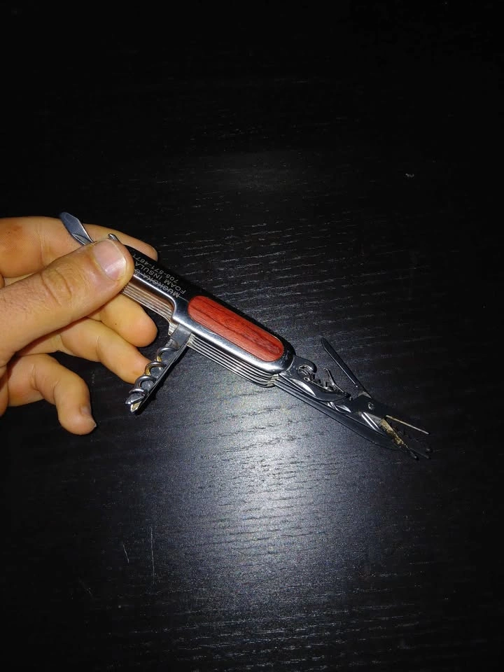Multifunction knife and tools - photo 4