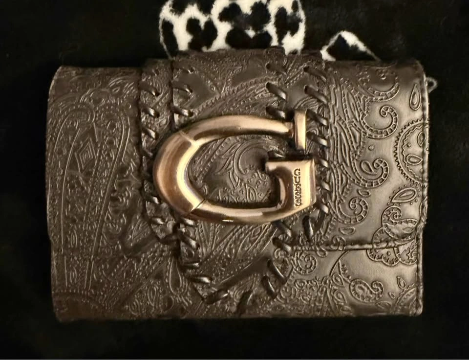 Guess vintage wallet