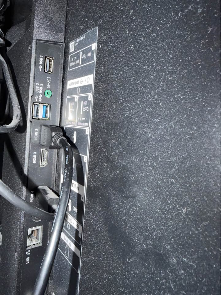 Sony Bravia 55 inch TV (Wall mount only) - photo 5