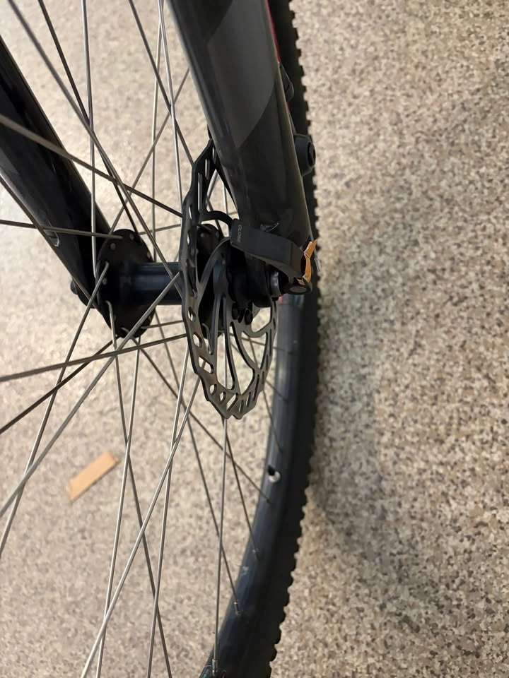GT Medium Hardtail 24 Speed Mountain Bike - photo 2