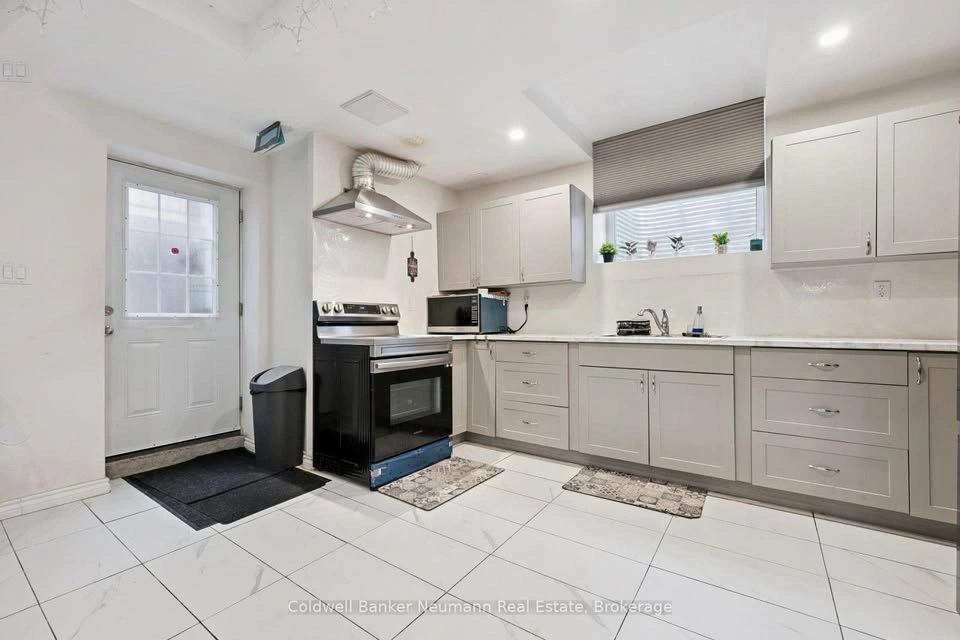2 Beds 1 Bath Apartment