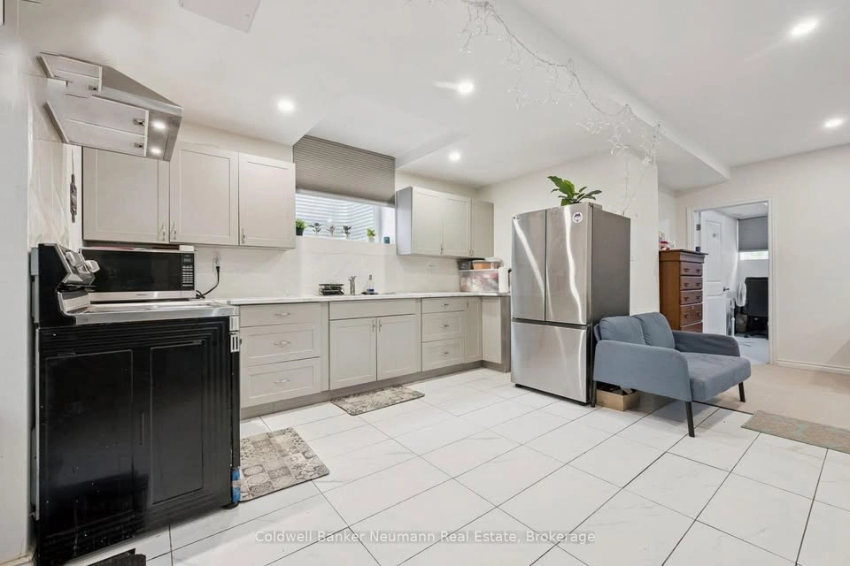 2 Beds 1 Bath Apartment - photo 2