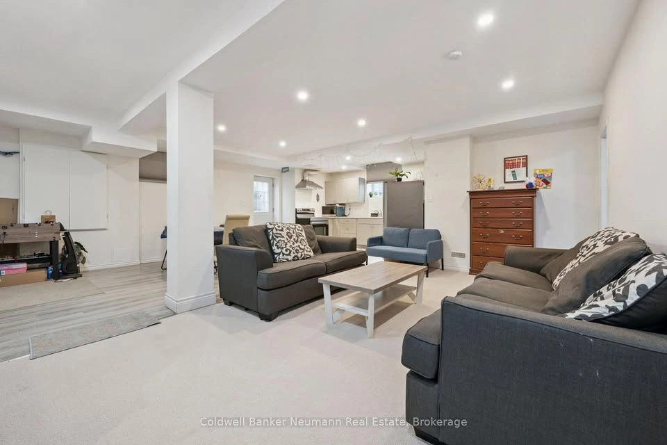 2 Beds 1 Bath Apartment - photo 5