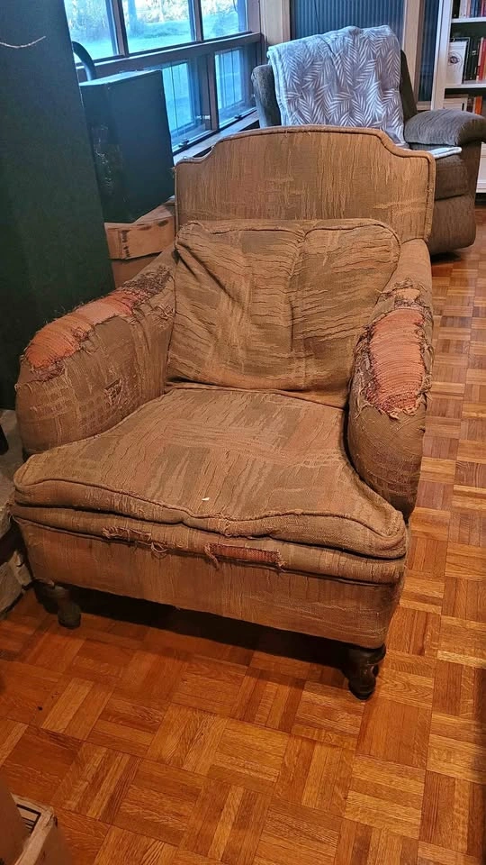 FREE Vintage Armchair — Reupholstery Project