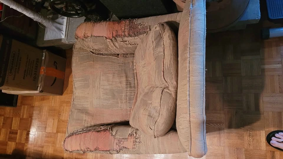 FREE Vintage Armchair — Reupholstery Project - photo 3