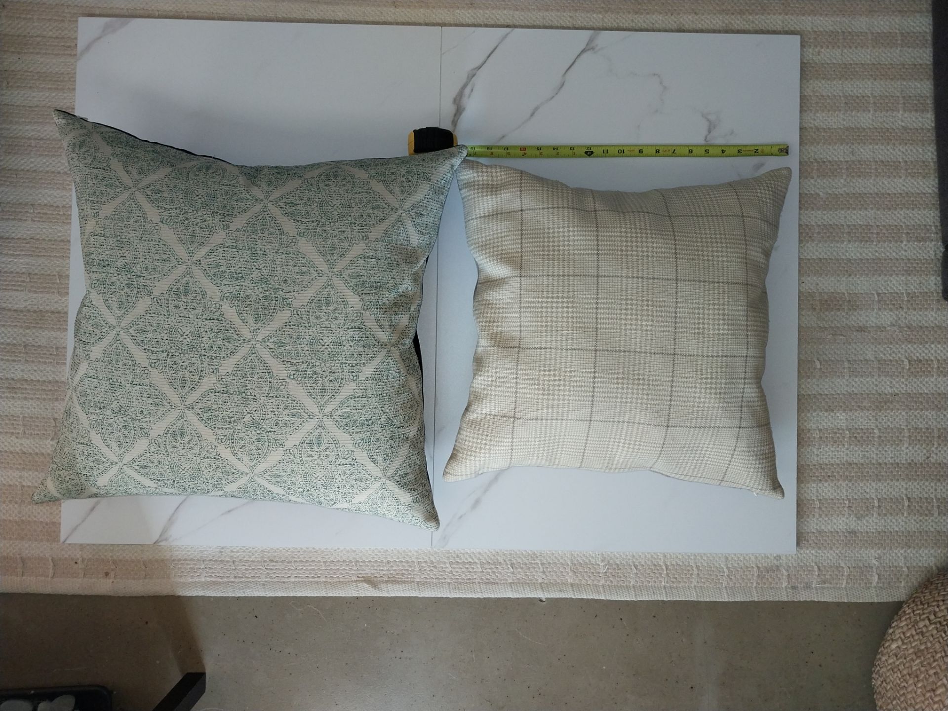 Decorative Throw Pillows – Like New!