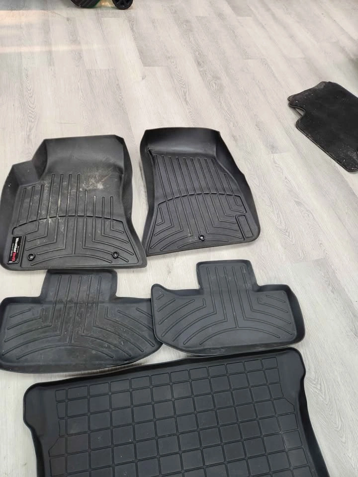 2008-2023 Dodge Challenger Weathertech floor mats complete - photo 3