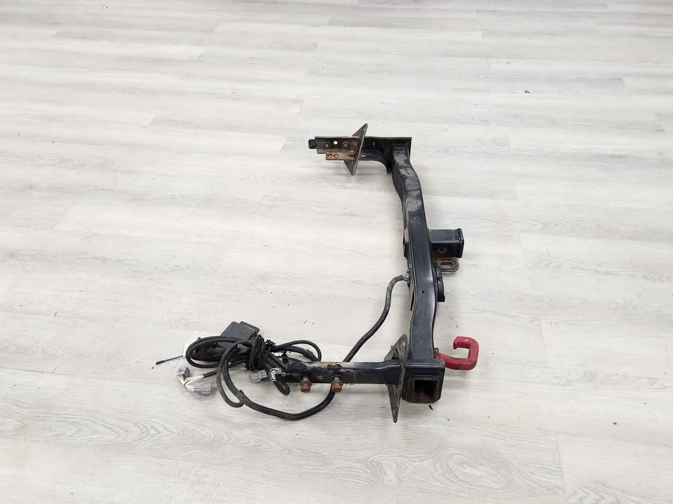 2015 Jeep Cherokee OEM Trailer Hitch & Wiring - photo 2