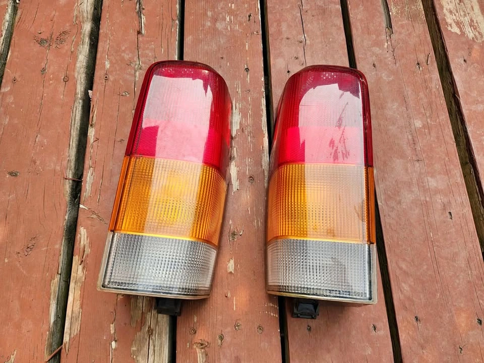 2001 Jeep Cherokee Sport rear Tail lights