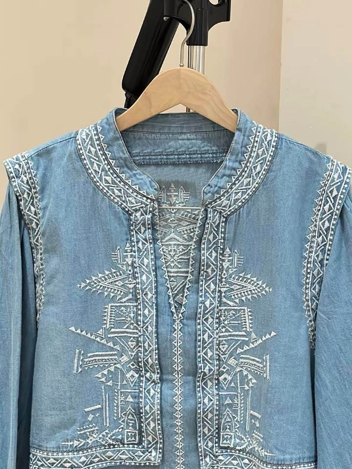 BRAND NEW// Size M//Boho Embroidered Denim Long Sleeve Top - photo 3