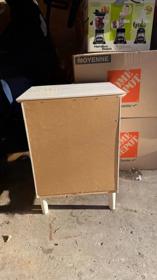 Compact white 3-drawer nightstand / small dresser - photo 2