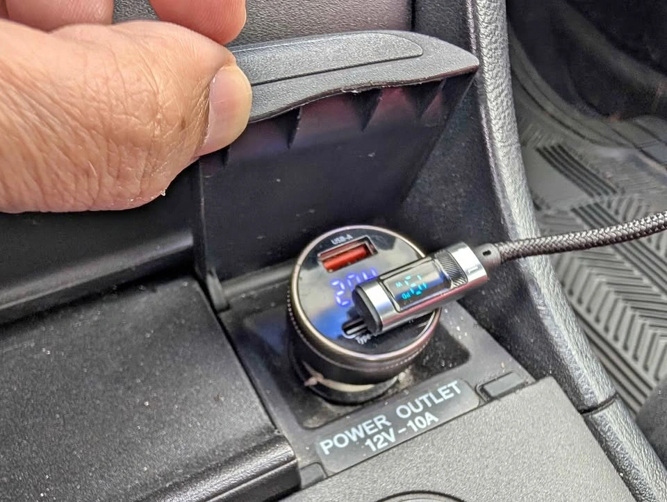 Essager 105W 3-Port USB Car Charger with LED Voltage Display