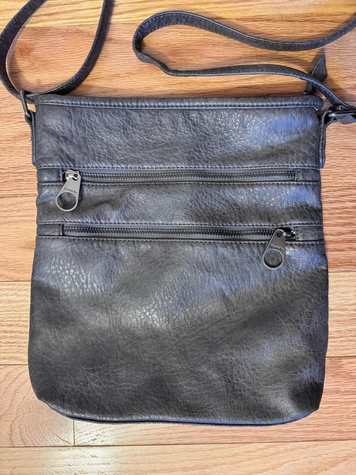 BENCH brand dark grey shoulder bag - photo 2