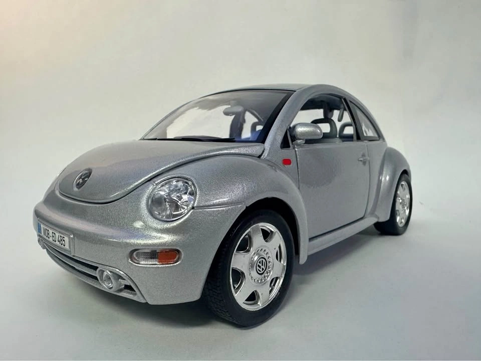 Burago volkswagen new beetle 1998, silver