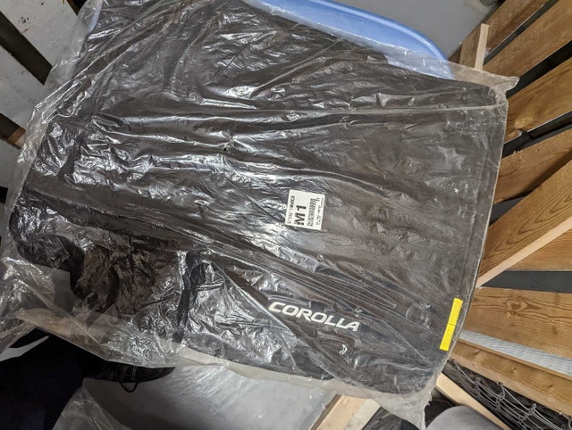 2 NEW MATS FLOOR Genuine Toyota Corolla