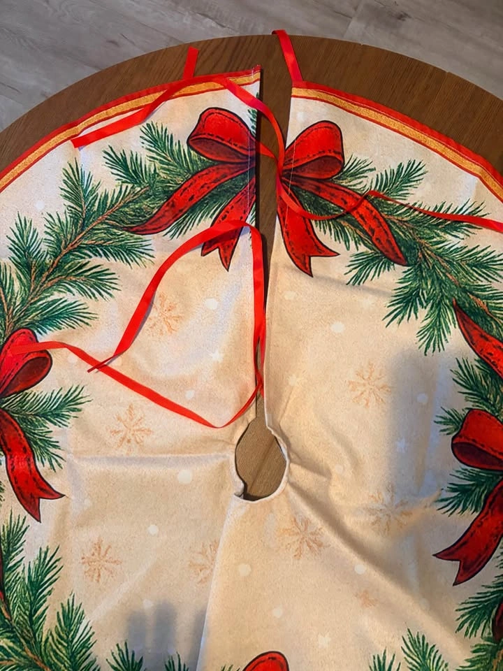 Brand New 30” Christmas Tree Skirt - photo 2