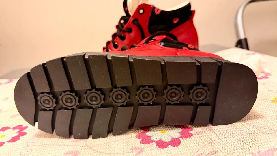 Red High-Top Boots with Lip Print Pattern - photo 3