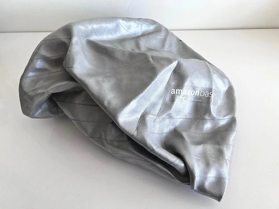 Amazon Basics Exercise Ball (up to 65cm max diameter)