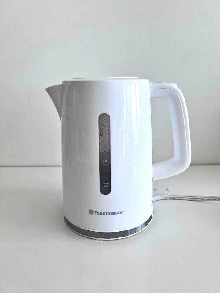 Toastmaster 1.7L Plastic Kettle, White