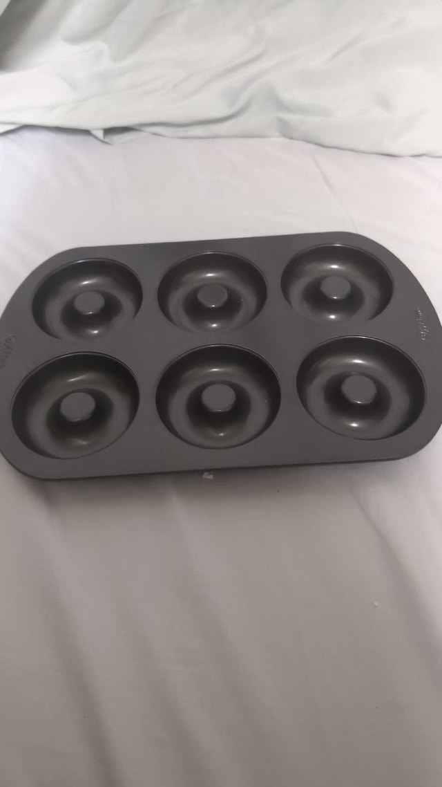 Wilton non stick Donut Baking Pan - photo 2