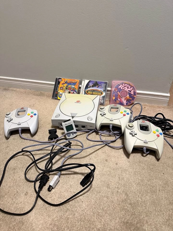 Sega Dreamcast Console Bundle with 3 Controllers, 3 Games, and V