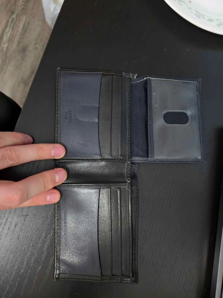 Men’s Tommy Hilfiger Leather Bifold Wallet – Black / Navy - photo 2