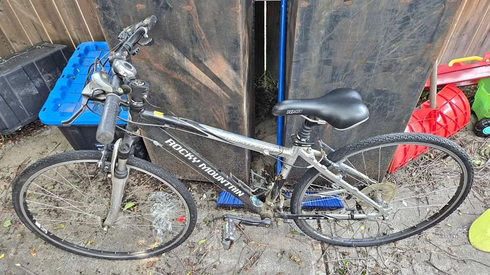 Rocky Mountain Whistler 30 hybrid bike