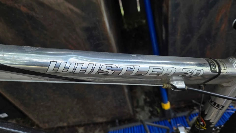 Rocky Mountain Whistler 30 hybrid bike - photo 3