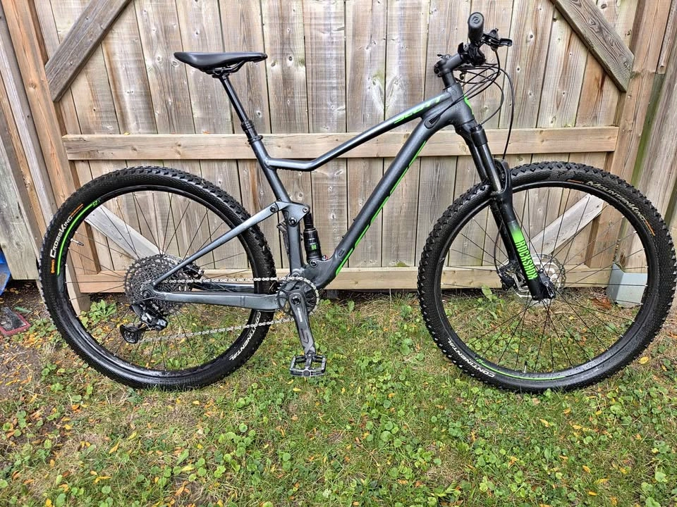 2021 Scott Spark 970 (Large) - New Drivetrain, Upgraded tires