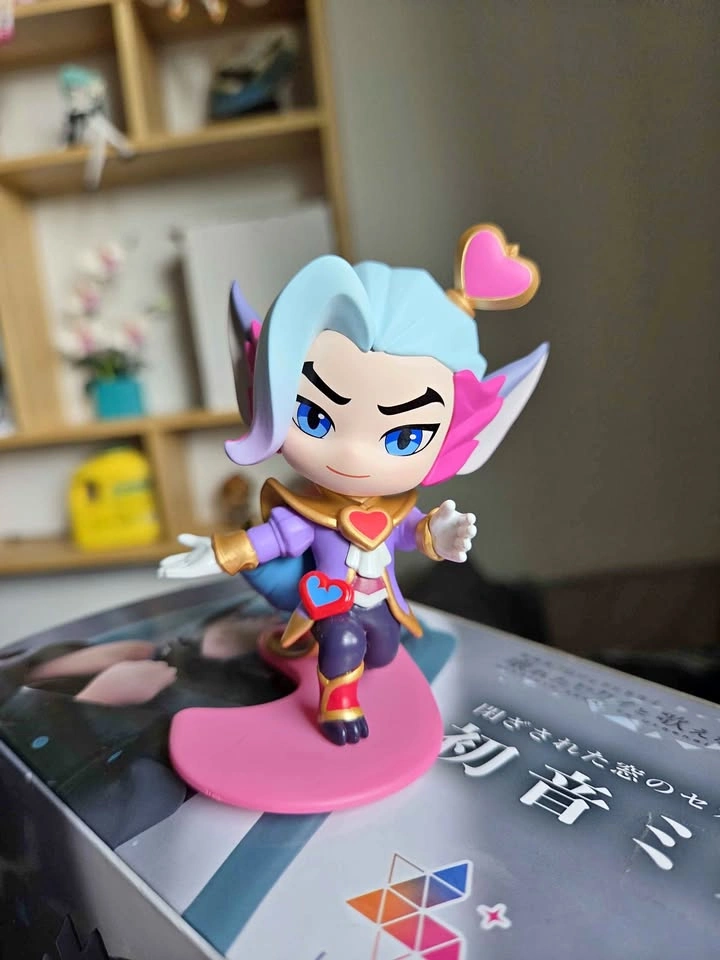 Chibi Sweetheart Rakan Figure - Pop Mart x League of Legends