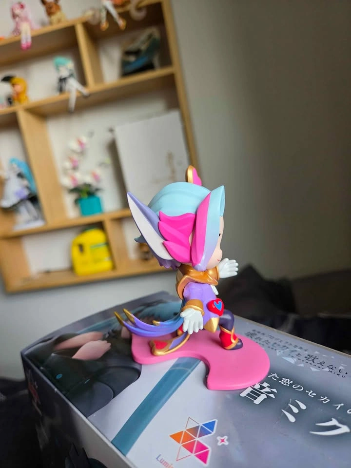 Chibi Sweetheart Rakan Figure - Pop Mart x League of Legends - photo 3
