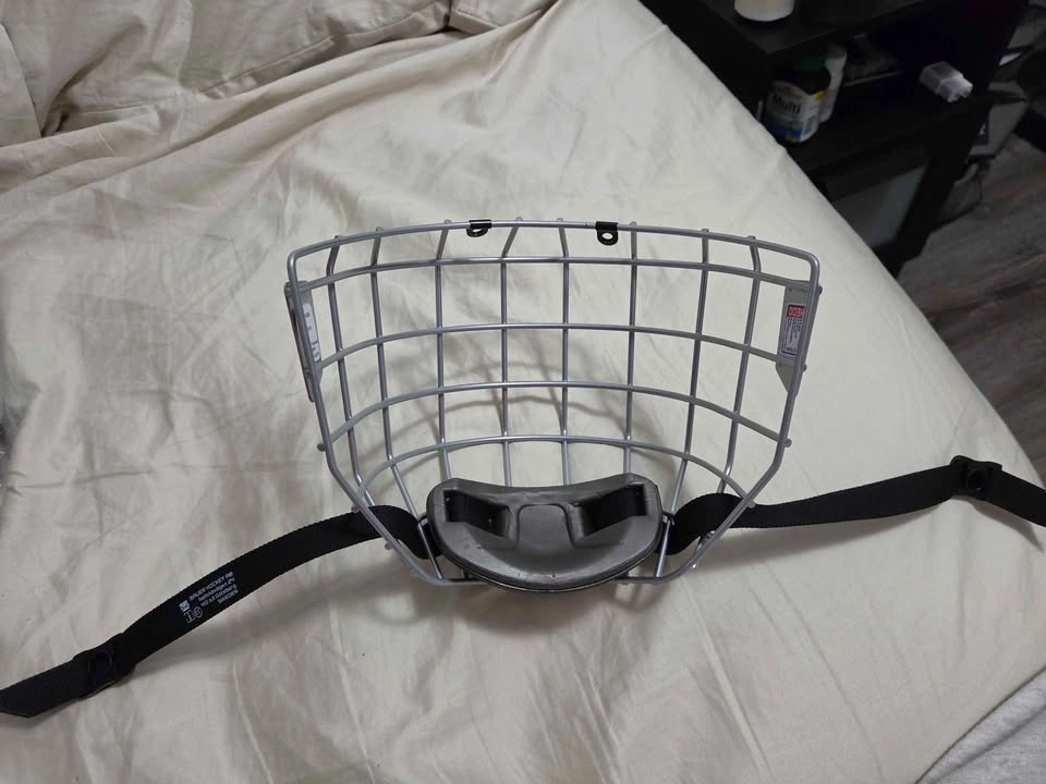 Bauer X Hockey Helmet Face Cage - Size Medium - photo 2