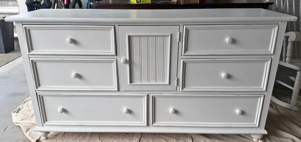 White Solid Wood Dresser with Scalloped Mirror