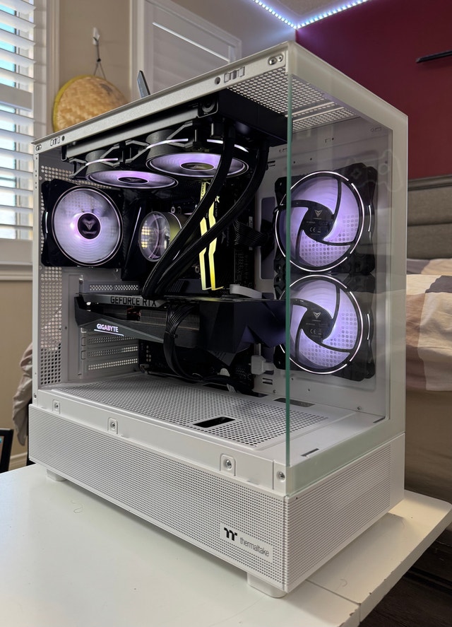 Gaming PC (Ryzen 9 5900X + RTX 3070TI + 16gb DDR4)