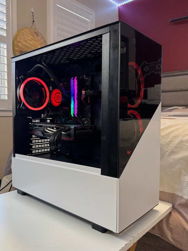 Gaming PC (Ryzen 7 3700X + RX 6700XT + 32gb DDR4)