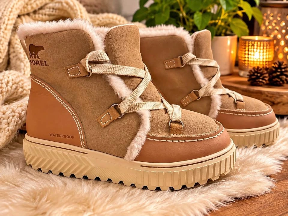 SOREL Women’s Waterproof Faux-Fur Winter Boots – Size 7