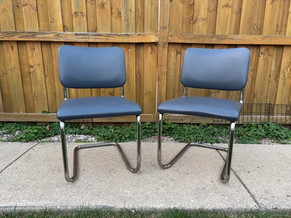 White Tulip Table + Retro Chrome Chairs – $140 Set - photo 4