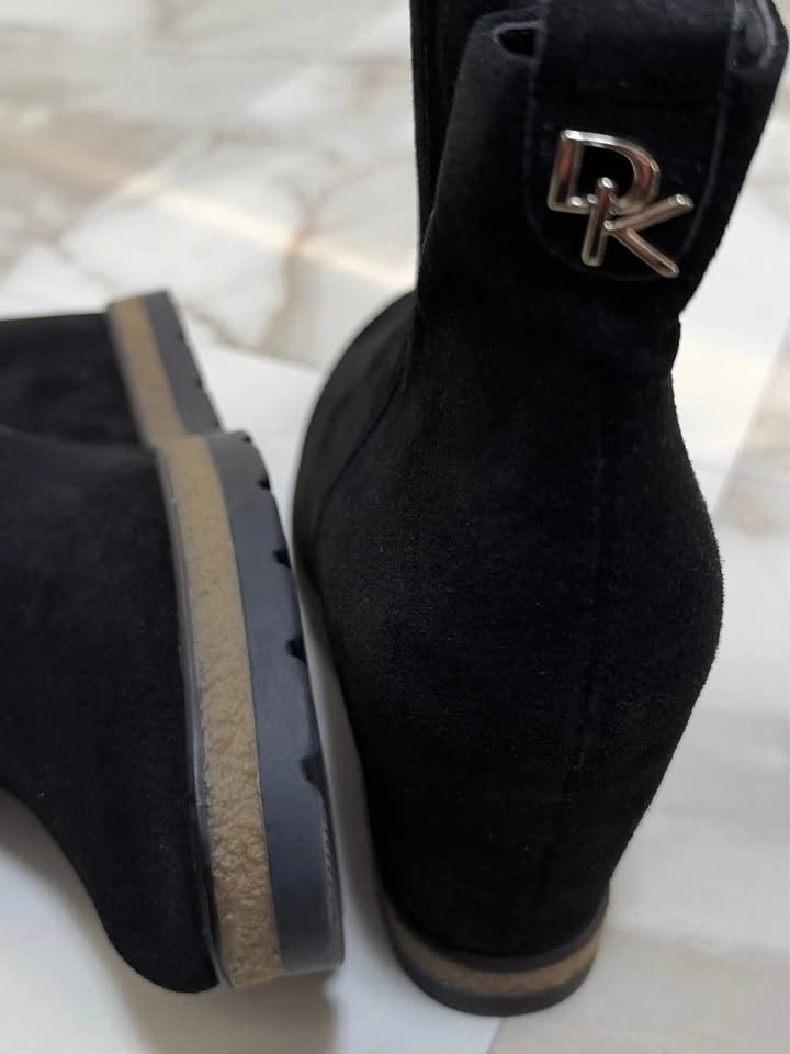 DKNY Black Suede Wedge Ankle Boots size 9,5/40 - photo 2