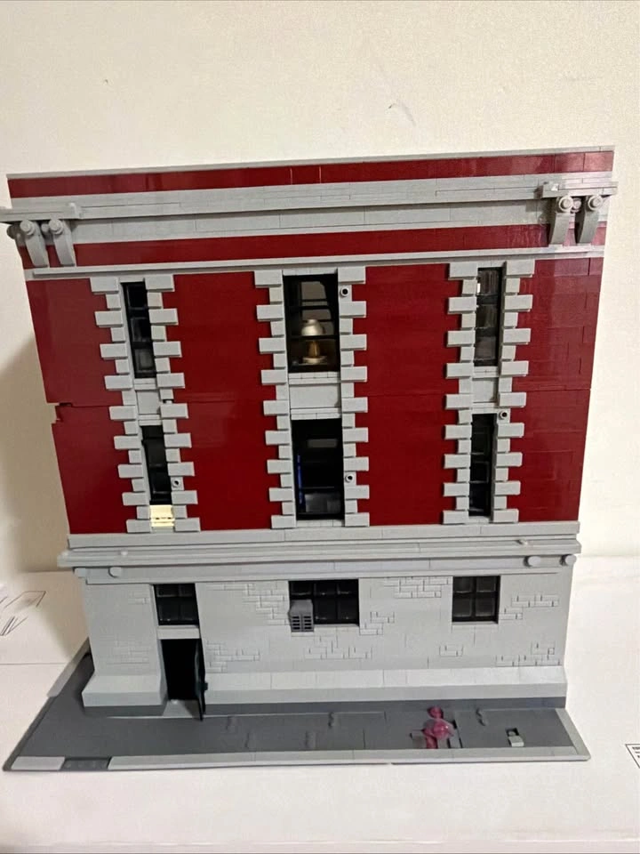 Lego Ghostbusters Firehouse Headquarters 75827 - photo 2