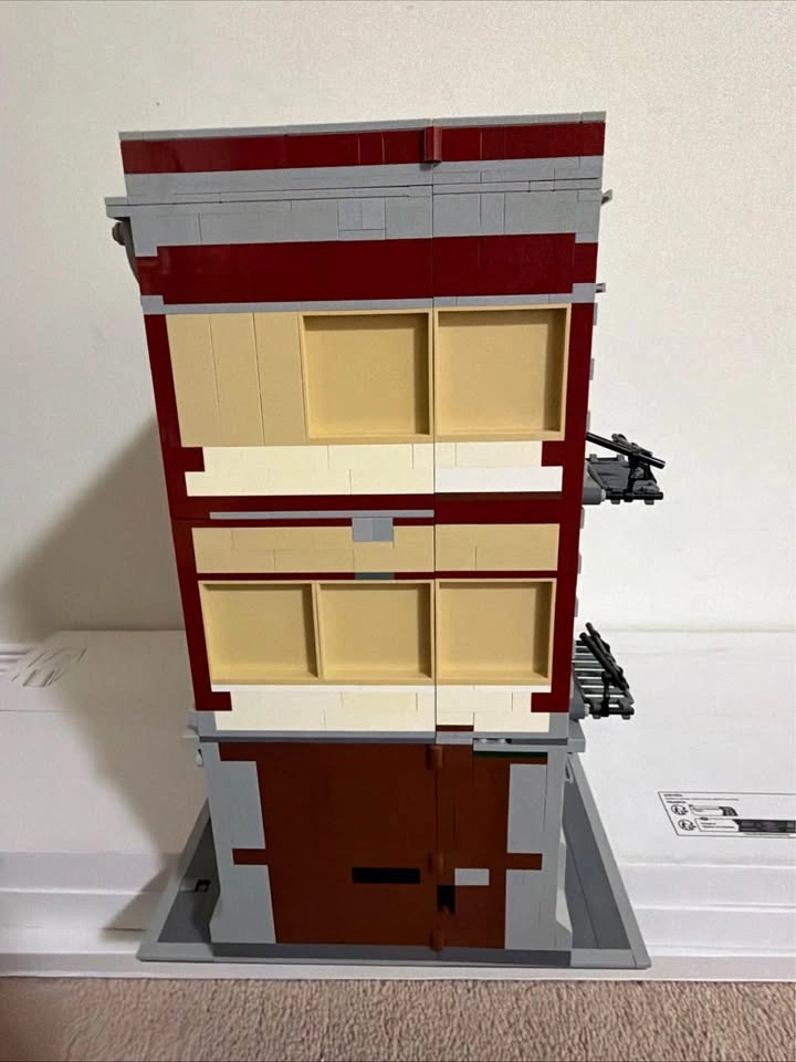 Lego Ghostbusters Firehouse Headquarters 75827 - photo 3