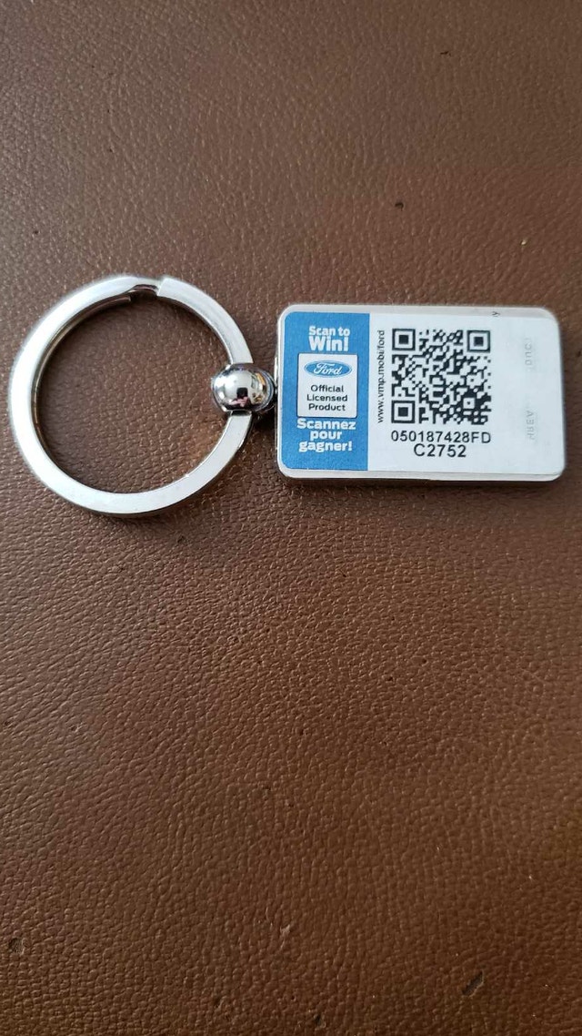 BRAND NEW FORD MUSTANG KEY CHAIN - photo 2