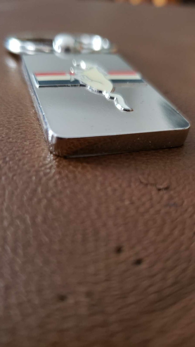 BRAND NEW FORD MUSTANG KEY CHAIN - photo 4
