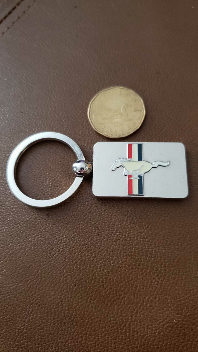 BRAND NEW FORD MUSTANG KEY CHAIN - photo 5