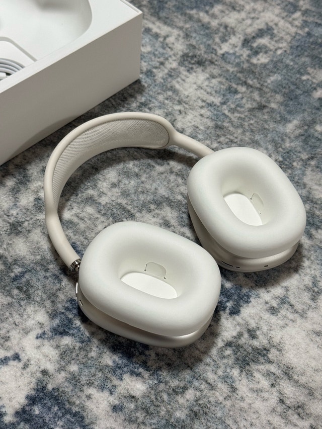 New Airpods Max 2 Starlight with apple receipt - photo 3