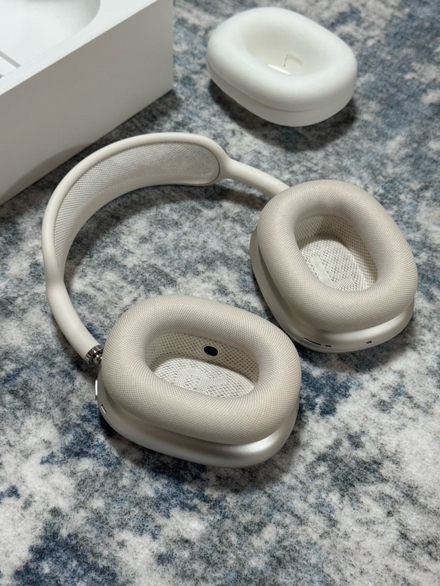 New Airpods Max 2 Starlight with apple receipt - photo 4