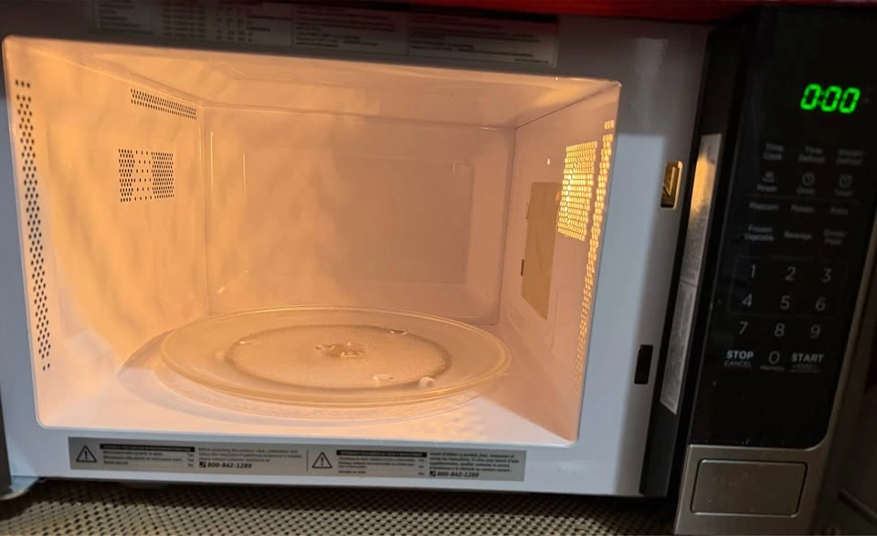 Moving Sale - Black and Decker Stainless Steel Microwave Oven - photo 3