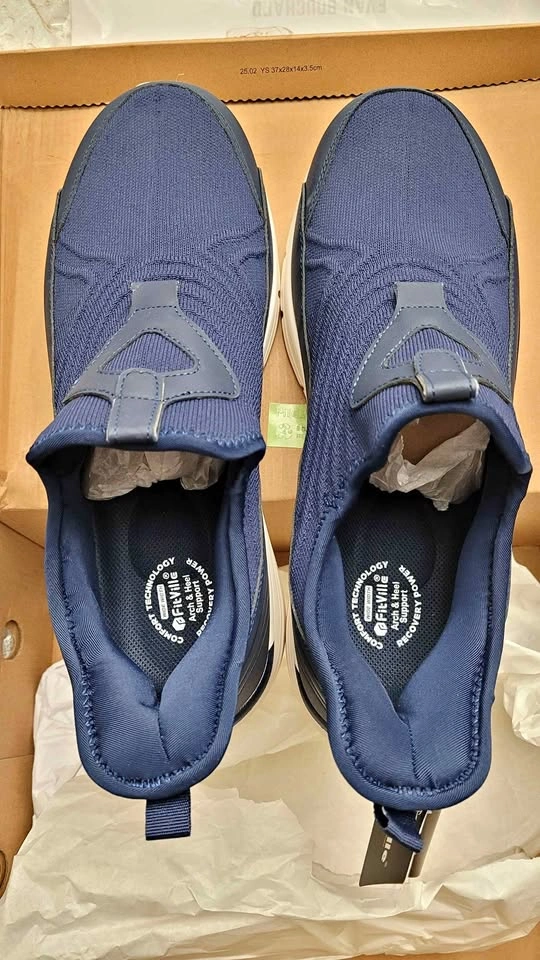 Brand New FitVille Men’s Extra Wide Slip-On Sneakers - Size 14 E
